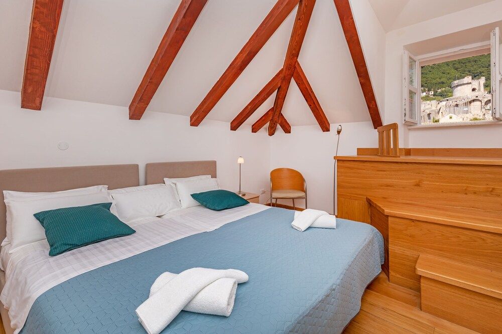 undefined Apartments Feri