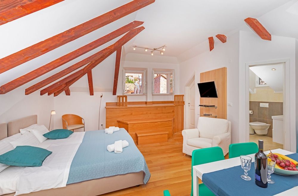 undefined Apartments Feri 10