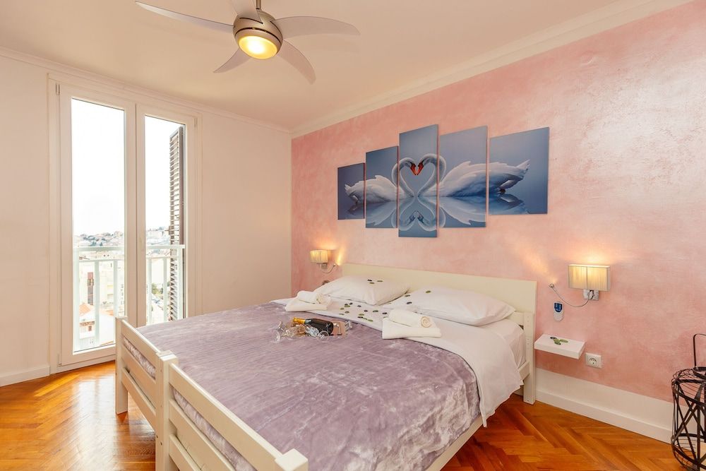 Skyscraper Apartment City Apartment, Balcony, Sea View (2 Bedrooms) 10