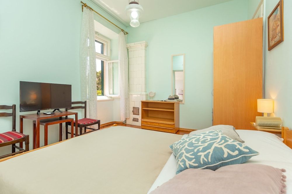 undefined Studio Amy 8