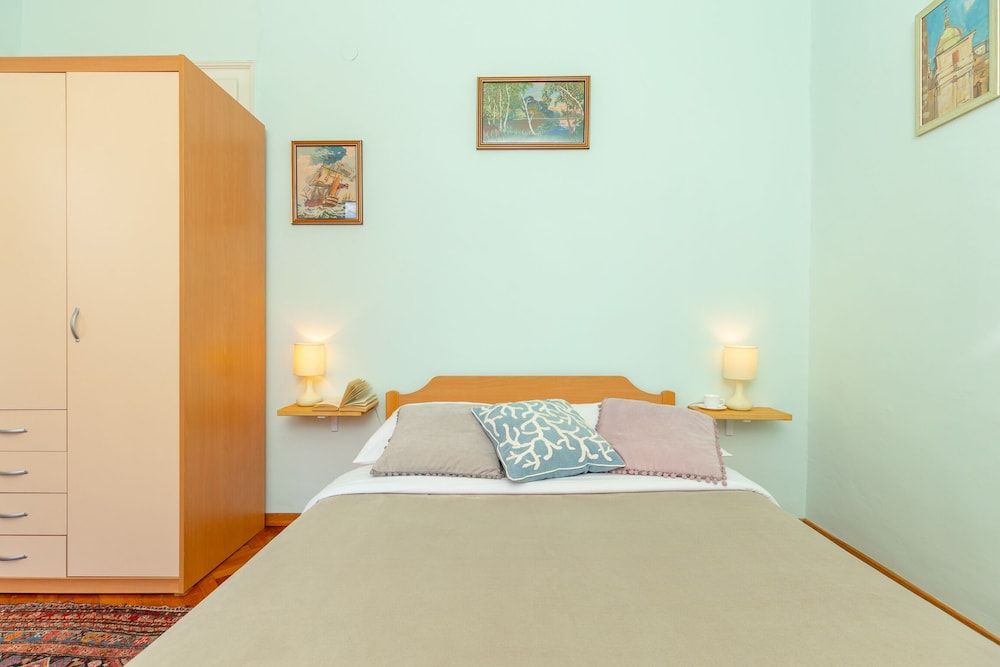 undefined Studio Amy 9