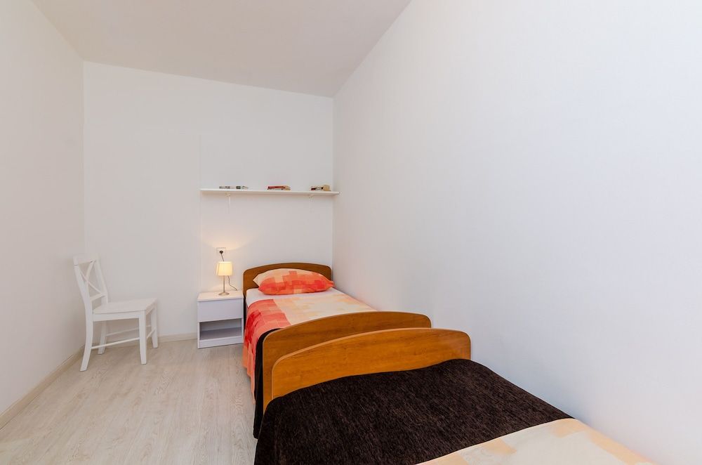 undefined Studios Heliva 10