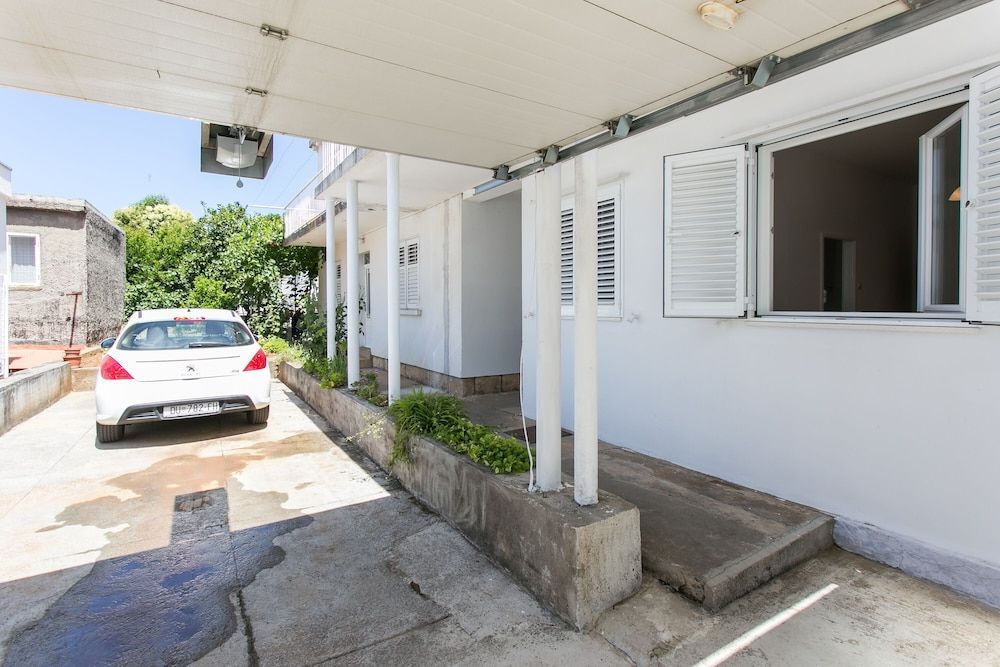 undefined Studios Heliva 4