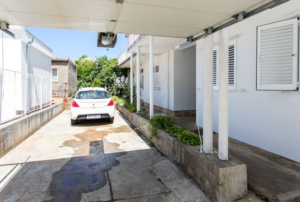 undefined Studios Heliva 7