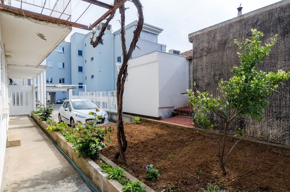 undefined Studios Heliva 6