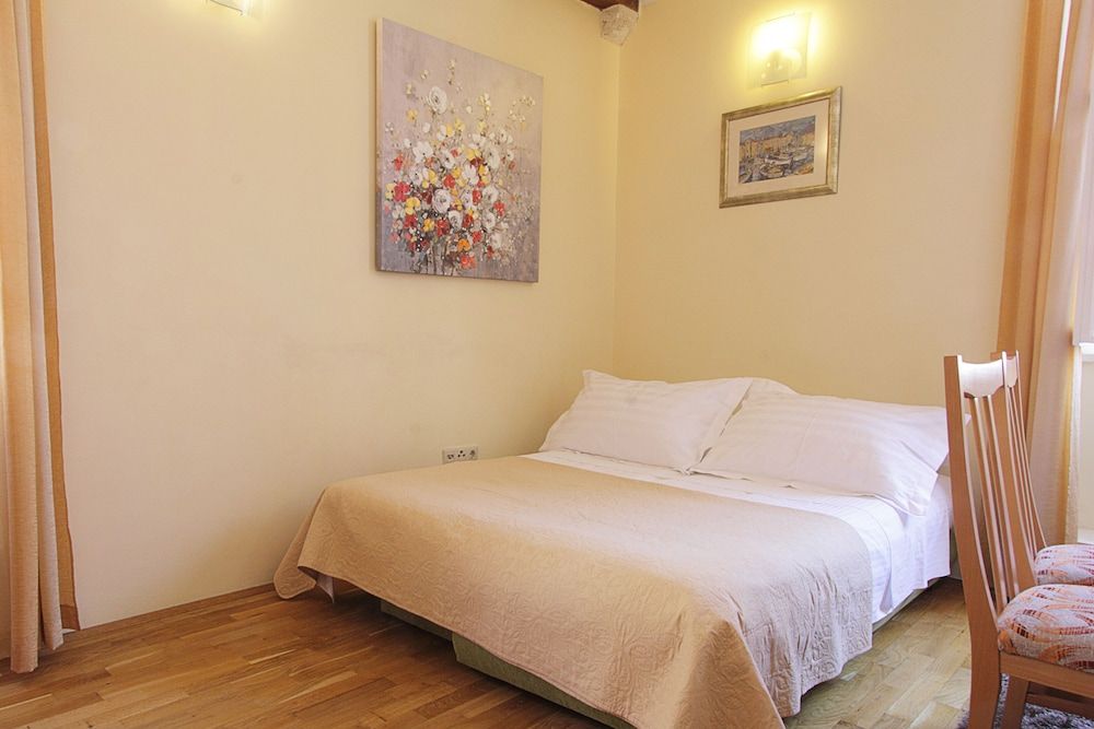 Apartments Kovac Old Town Apartment, 1 Bedroom (1) 11