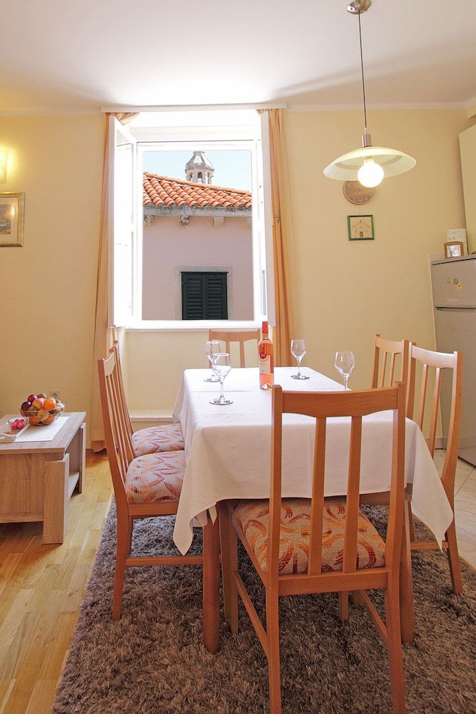 Apartments Kovac Old Town Apartment, 1 Bedroom (1) 16