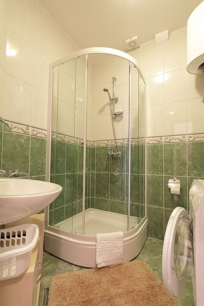 Apartments Kovac Old Town Apartment, 1 Bedroom (1) 18