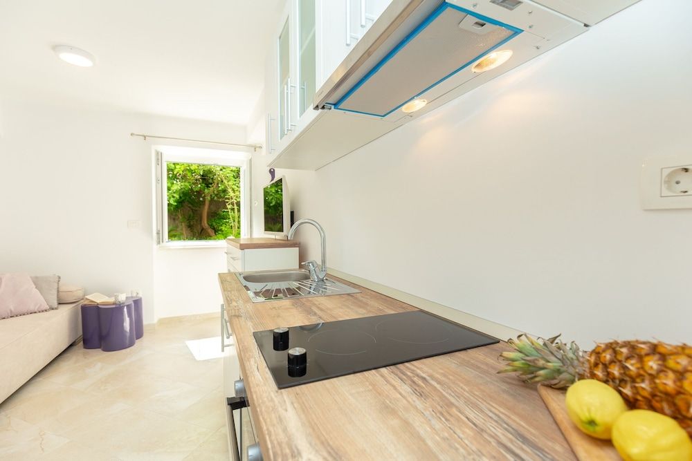 undefined Apartment Emily 6