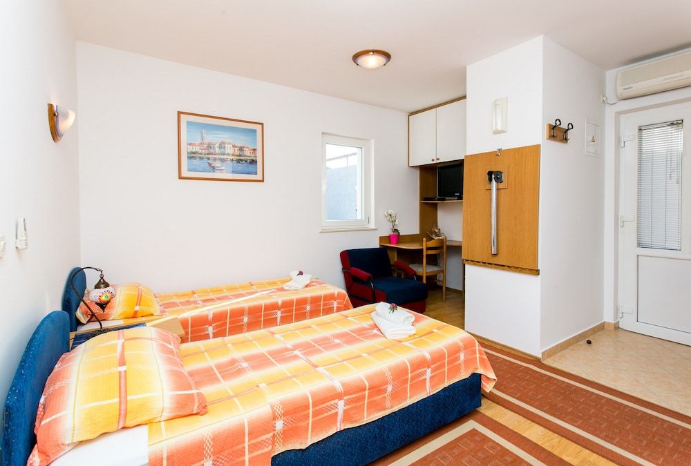 Apartments Miramare & Campara Standard Studio, Terrace, Garden View 6