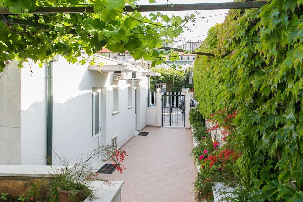 undefined Apartments Miramare & Campara 5