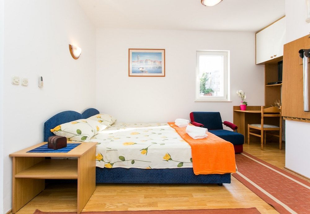 Apartments Miramare & Campara Standard Studio, Terrace, Garden View 4