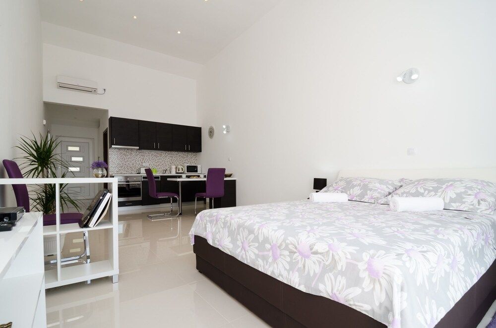 undefined Ploce apartmani - LUV 8