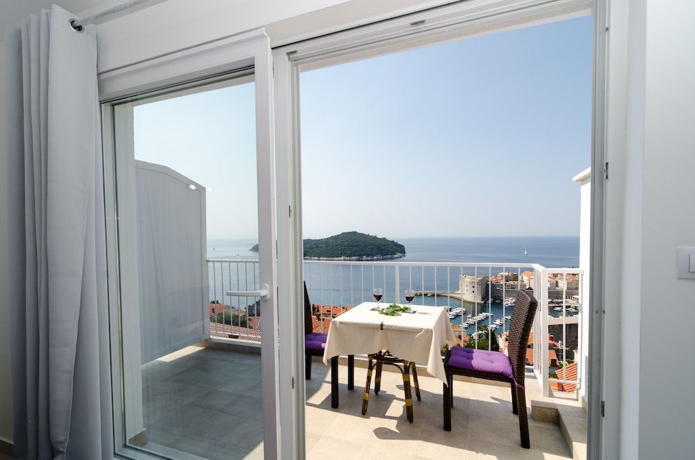 undefined Ploce apartmani - LUV 2