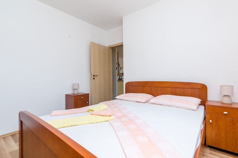 Apartments Maurora Apartment, 2 Bedrooms, Garden View 3