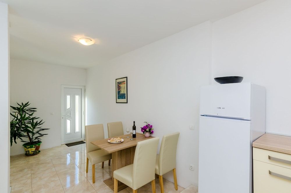 Apartments Maurora Apartment, 2 Bedrooms, Sea View 12