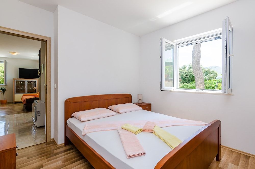 Apartments Maurora Apartment, 2 Bedrooms, Garden View 16