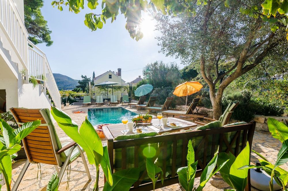 undefined Apartments Maurora 8