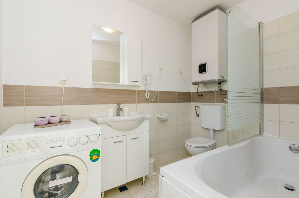 Apartments Maurora Apartment, 2 Bedrooms, Park View 14