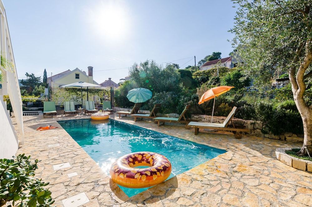 undefined Apartments Maurora 6