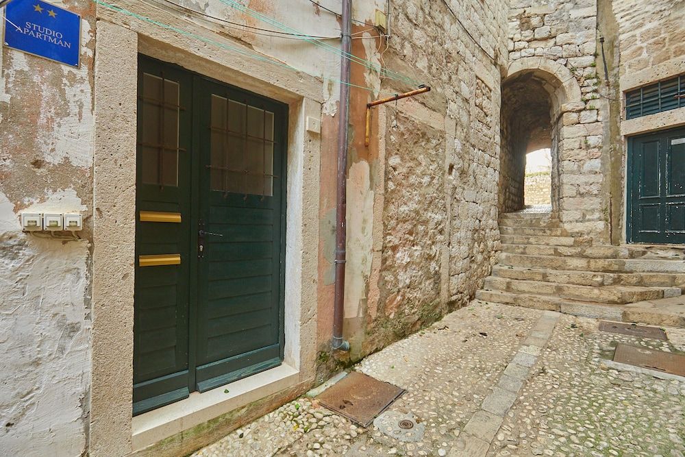 undefined Astor Studio 2