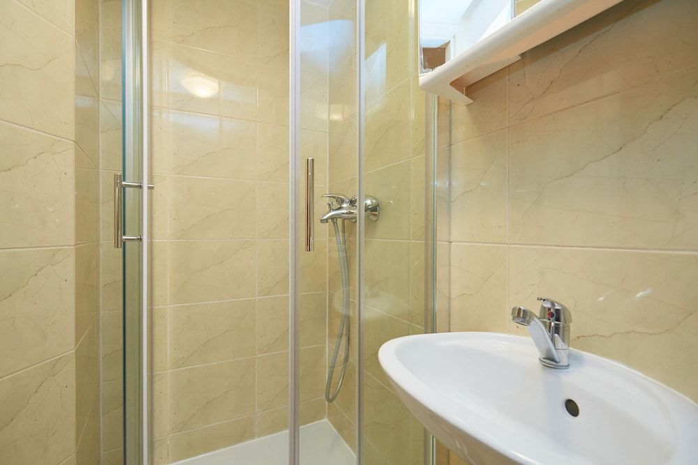 Astor Studio 2 City Studio Suite (0 Bedroom) 9