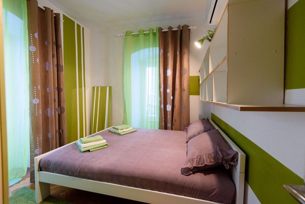 undefined Old Town Finest-step