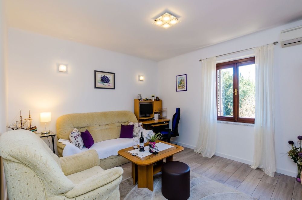 undefined Apartment Veronika 7