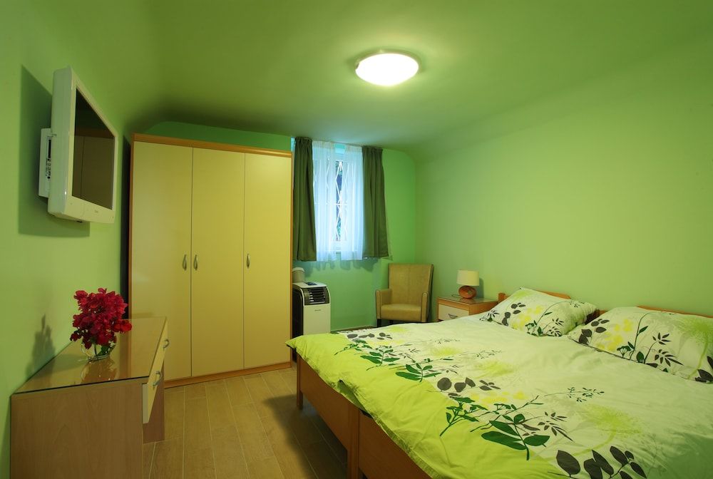 undefined Pile Excellent Location Apartments 7