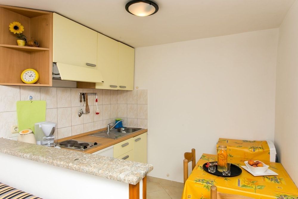 Hrvoje's Place Standard Apartment, 1 Bedroom, Terrace 7