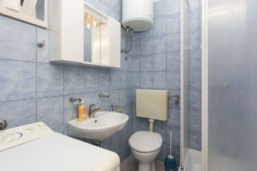 Hrvoje's Place Standard Apartment, 2 Bedrooms, Terrace 11