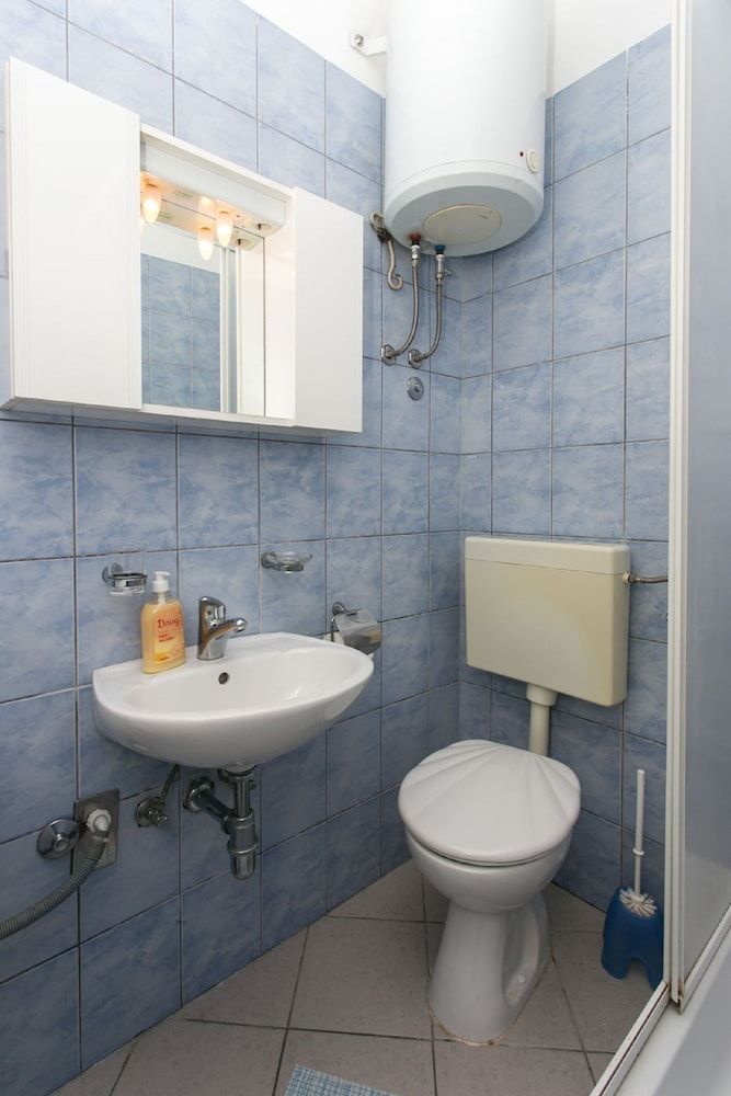 Hrvoje's Place Standard Apartment, 2 Bedrooms, Terrace 10