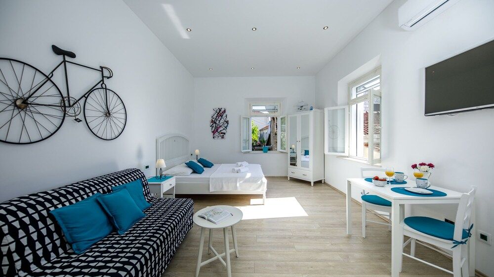 Ivano's studio apartments Comfort Studio, 1 Double Bed, Balcony 13