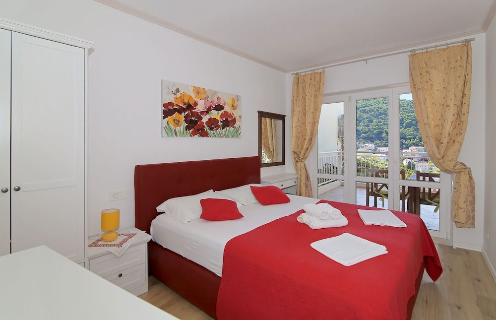 undefined Apartments Petra 2