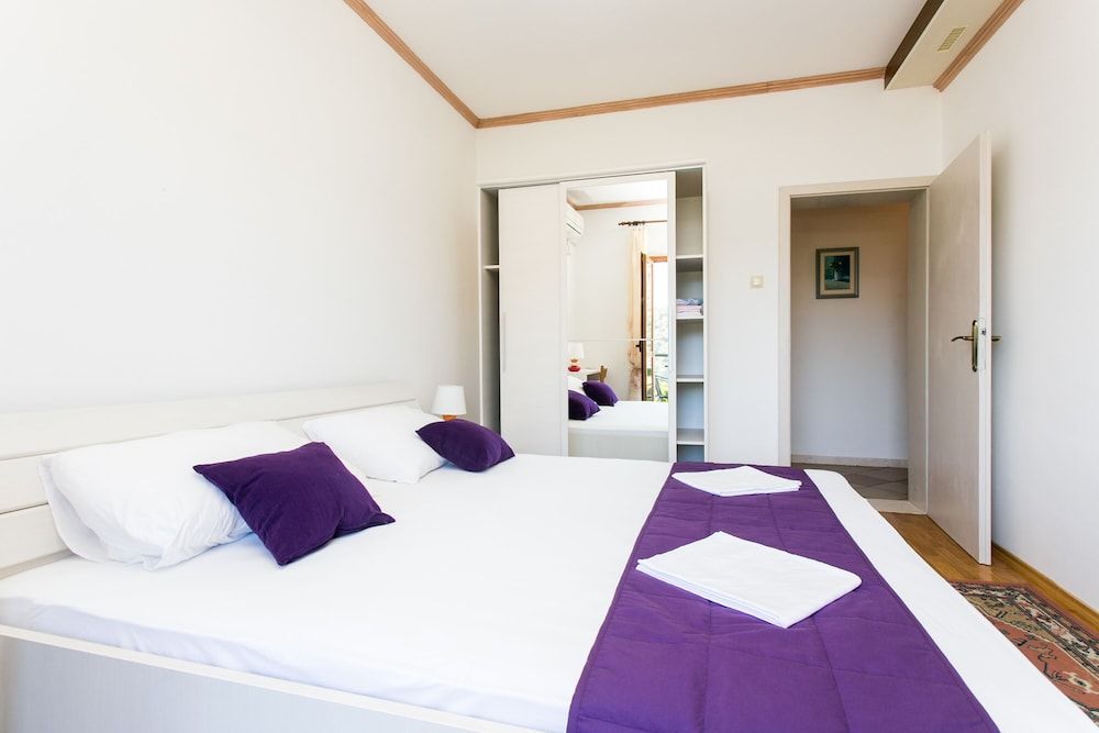 undefined Apartments Petra 9