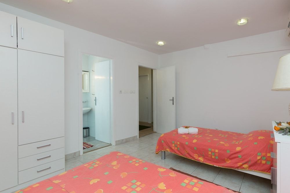 undefined Izvijačica Suite 9