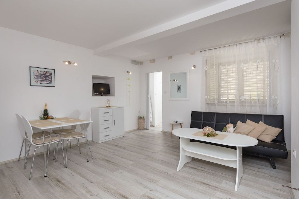 undefined Izvijačica Suite 6