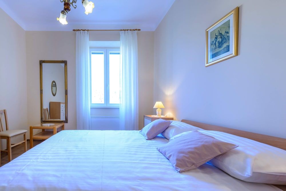 undefined Kike's Apartment 8