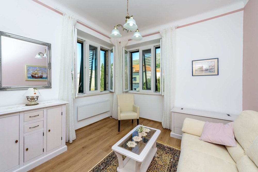 undefined Kike's Apartment