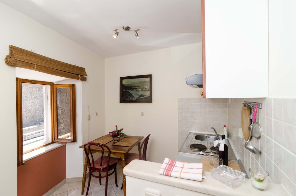 undefined Studios Lončarica 7