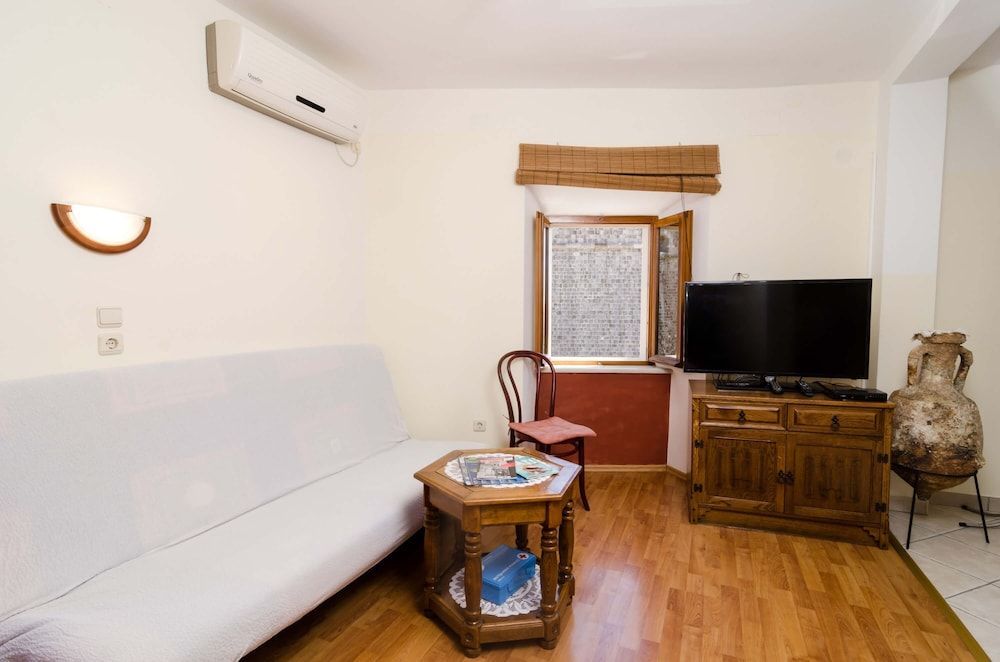 undefined Studios Lončarica 8