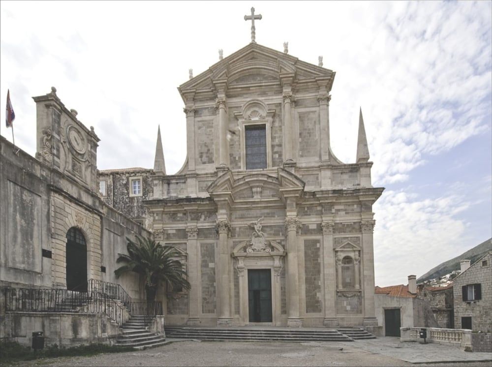 undefined All House - House With Garden 4