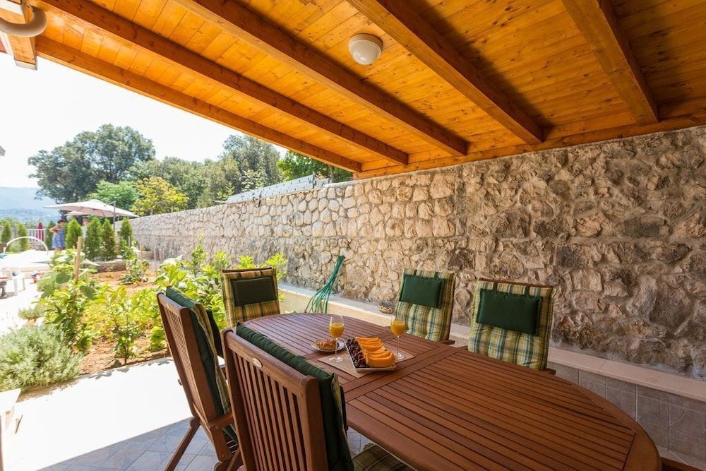 undefined Romantic apartment for 2 with pool 10