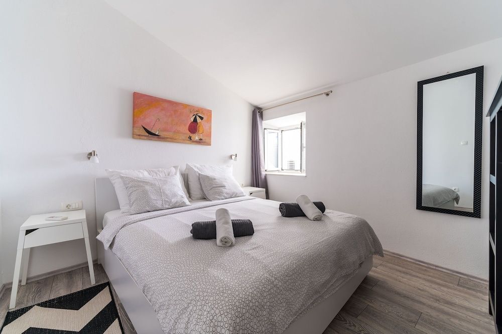 undefined Apartment Mo-mo 10