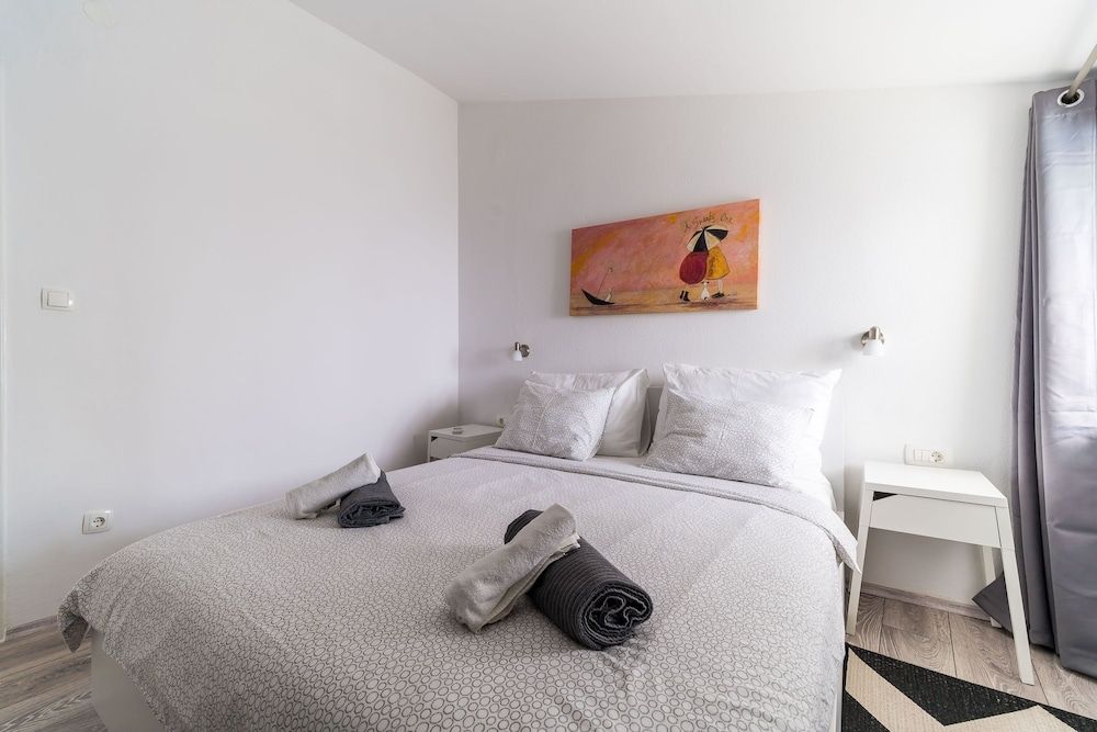 Apartment Mo-mo Apartment (Superior 2 Bedroom Apt with City View) 8