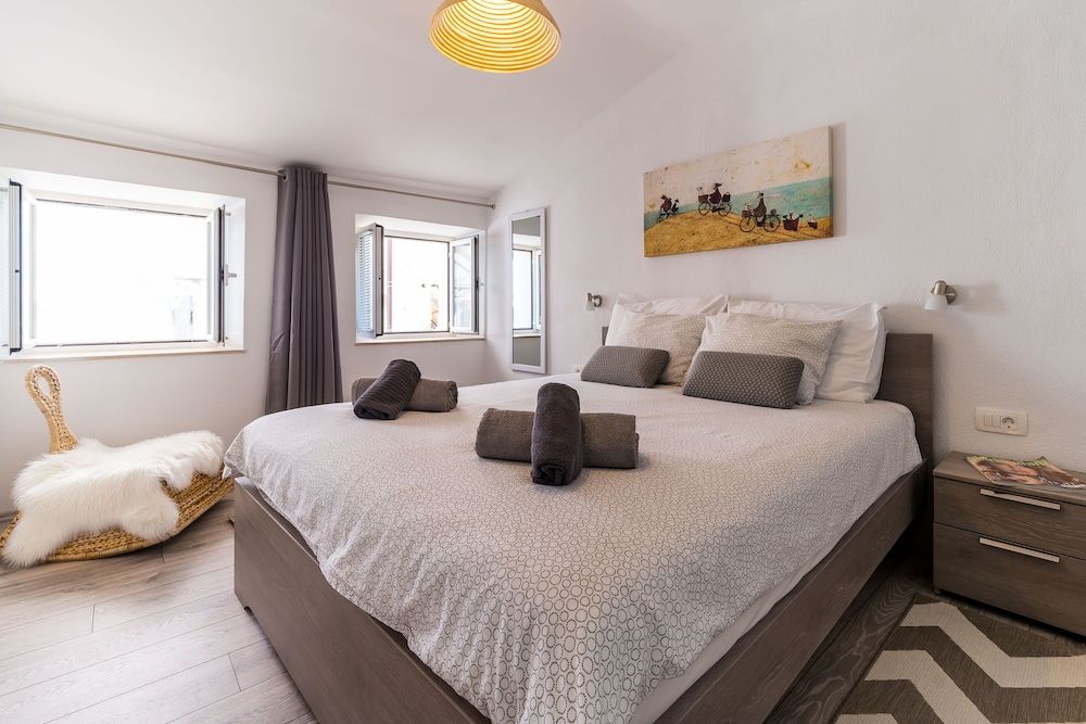 Apartment Mo-mo Apartment (Superior 2 Bedroom Apt with City View) 13