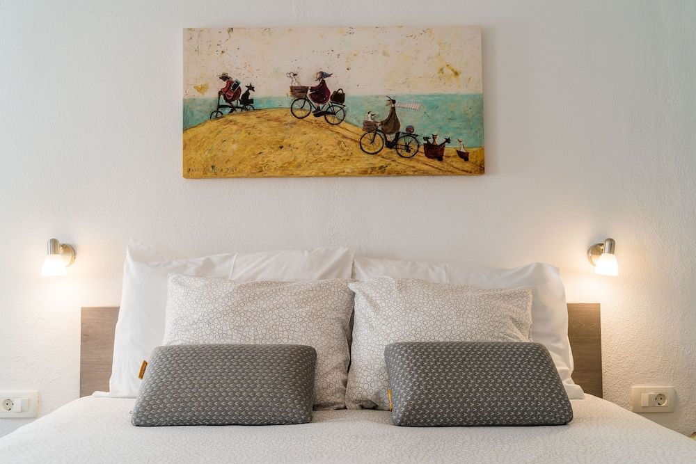 Apartment Mo-mo Apartment (Superior 2 Bedroom Apt with City View) 11