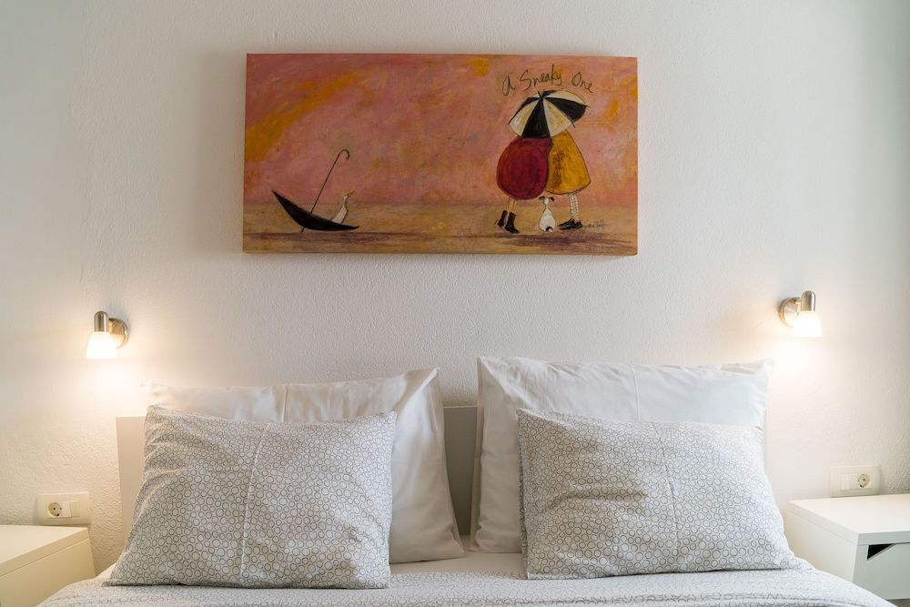 Apartment Mo-mo Apartment (Superior 2 Bedroom Apt with City View) 12