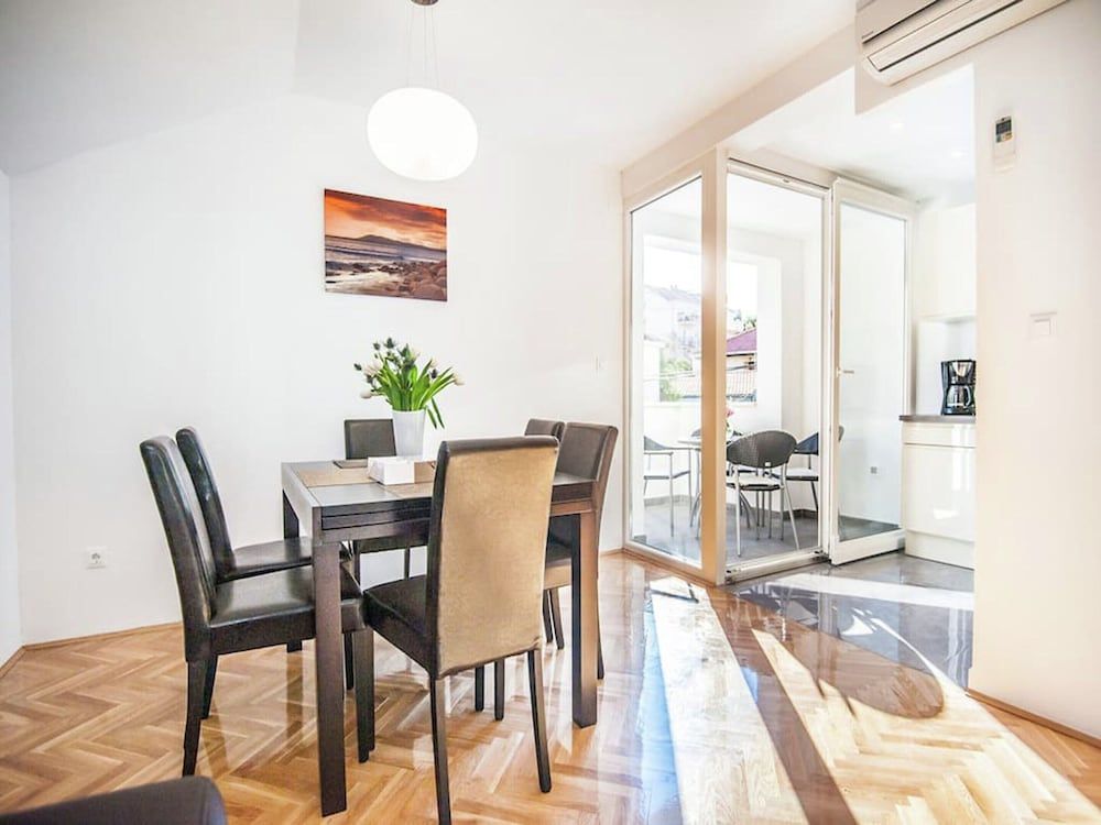 undefined Luxury Apartment With Private Balcony in Quiet Area 2