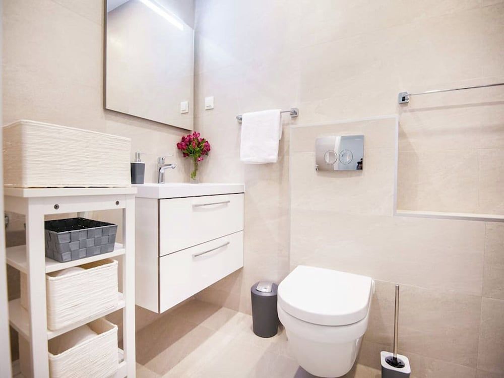 Luxury Apartment With Private Balcony in Quiet Area Apartment 18